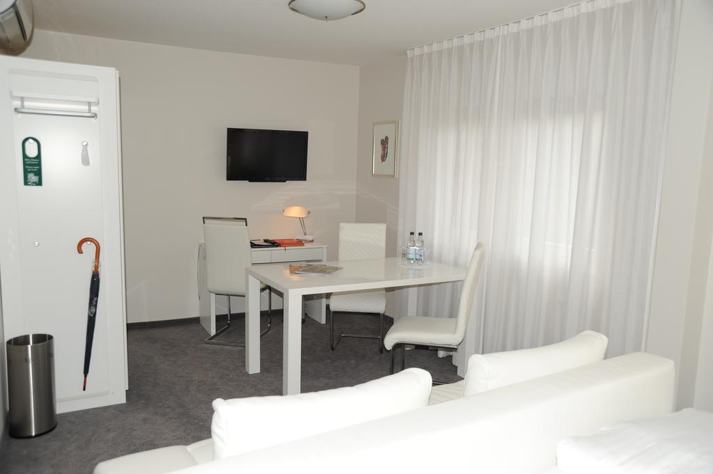 Hotel Adler - Вайл ам Рейн Екстериор снимка