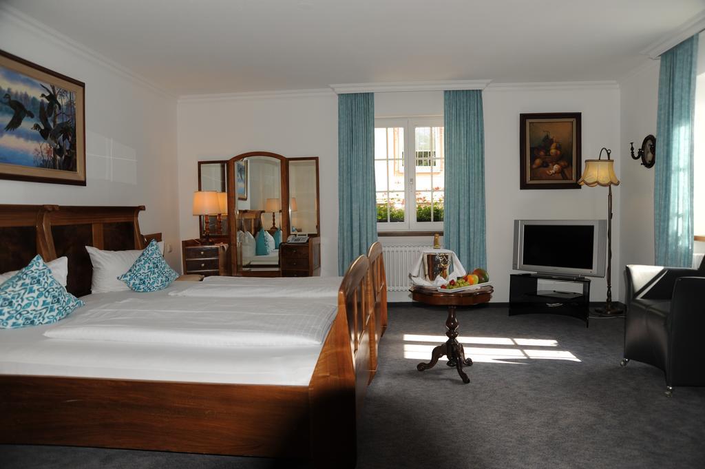 Hotel Adler - Вайл ам Рейн Екстериор снимка