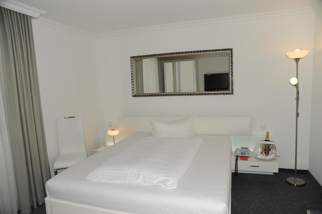 Hotel Adler - Вайл ам Рейн Екстериор снимка